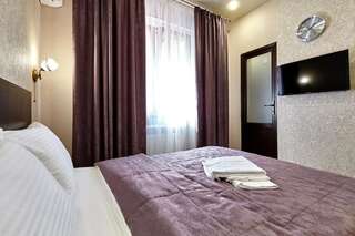 Отель Алтай Краснодар Двухместный номер с 1 кроватью и собственной ванной комнатой-5